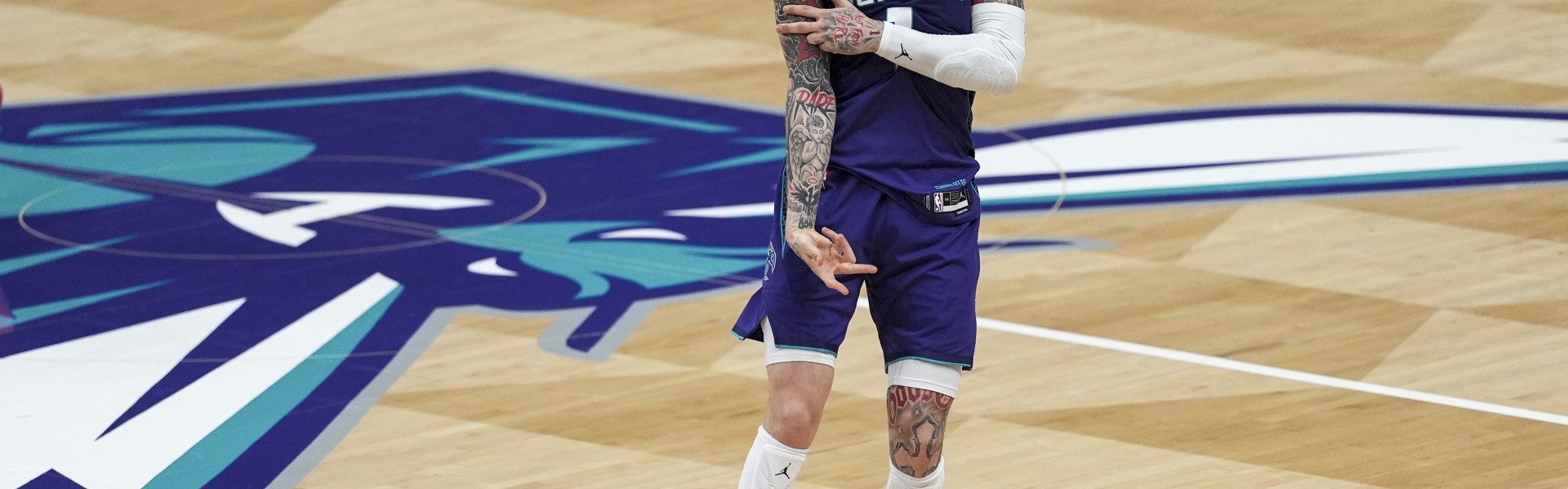 开云官网-不得了哦！黄蜂近19战16胜 连续6场至少赢15+比肩17-18赛季勇士